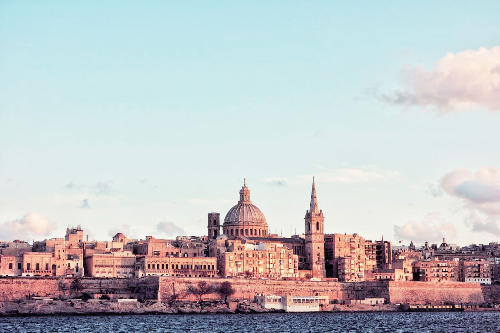 Malta eSIM Bundles Background